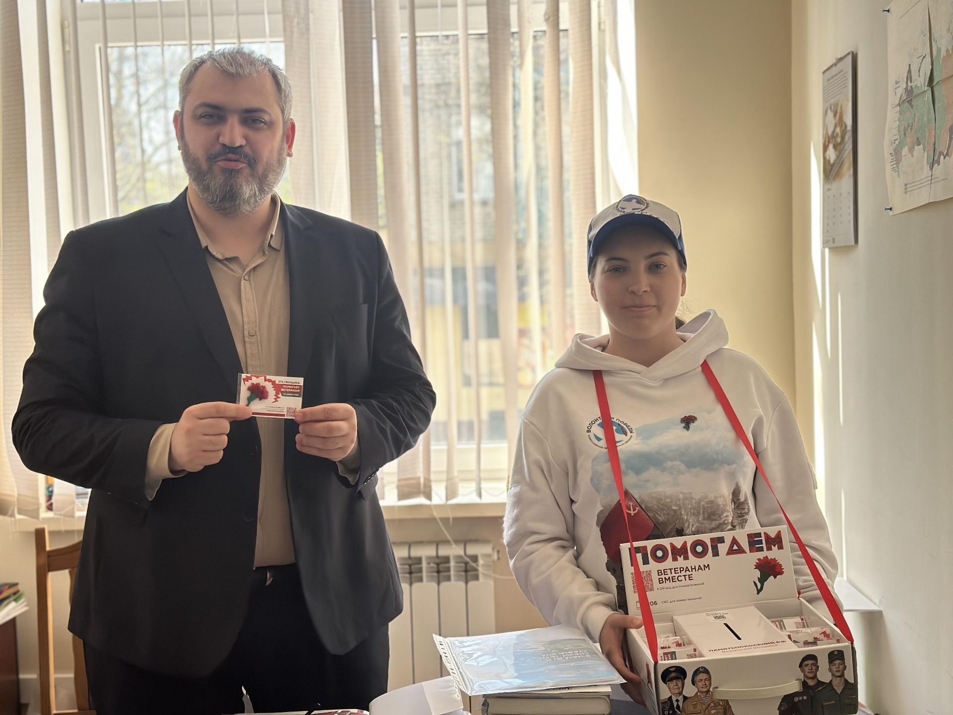 Коллектив Миннаца РД принял участие в благотворительной акции «Красная гвоздика»